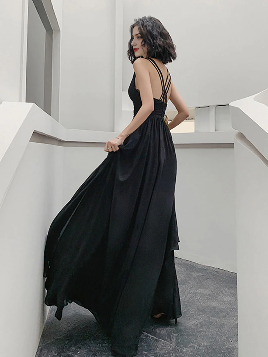 Vestido de fiesta largo de gasa con escote en V profundo y sencillo